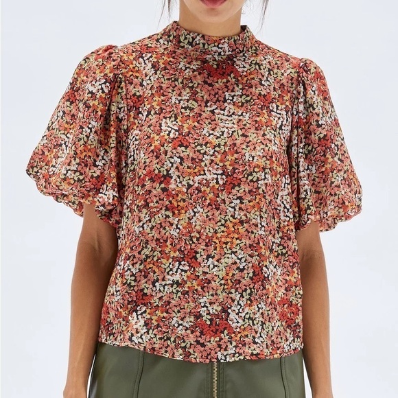 NWT Minkpink Gabae High Neck Floral Blouse in Red Multi Size Small - Picture 9 of 11